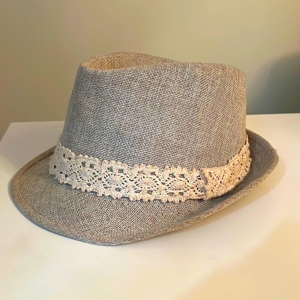 Women’s BoHo Linen Fedora with Crochet Brim Detail
